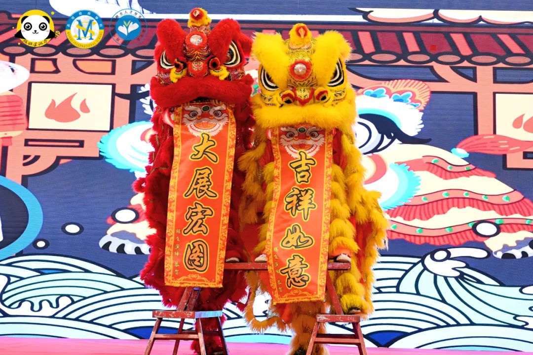 弘揚(yáng)天府文化 傳承非遺經(jīng)典 ——記成都美視學(xué)?！胺沁z傳承進(jìn)百校公益活動(dòng)閉