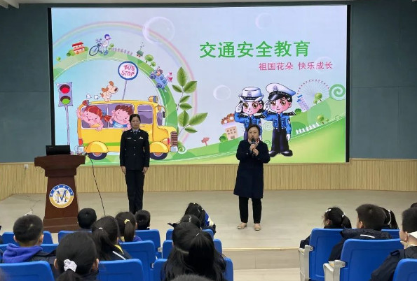 家長助“教”，“育”見美好——中國部·小學(xué)家長課堂掠影