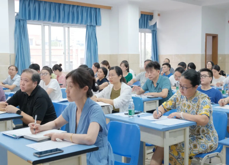 潛龍騰淵，春風(fēng)十里——成都美視學(xué)校中學(xué)部再獲殊榮