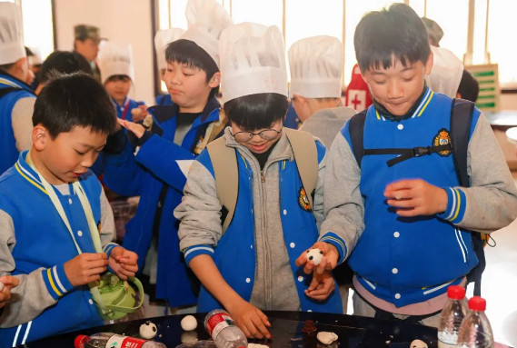 載一籃春光，撒滿路歡笑——中國部·小學春季研學之旅